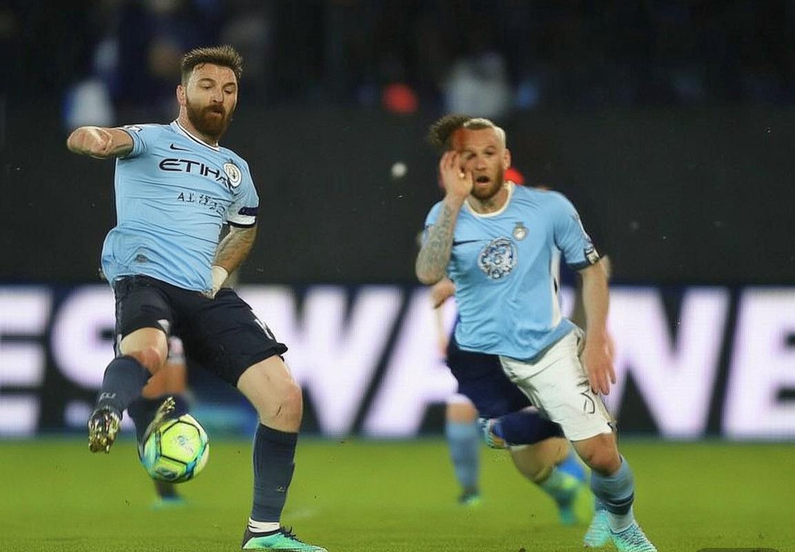 英超焦点对决：哈兰德冲击连续进球记录，湖人詹姆斯逼近39000分里程碑，斯诺克英锦赛决赛上演巅峰对决